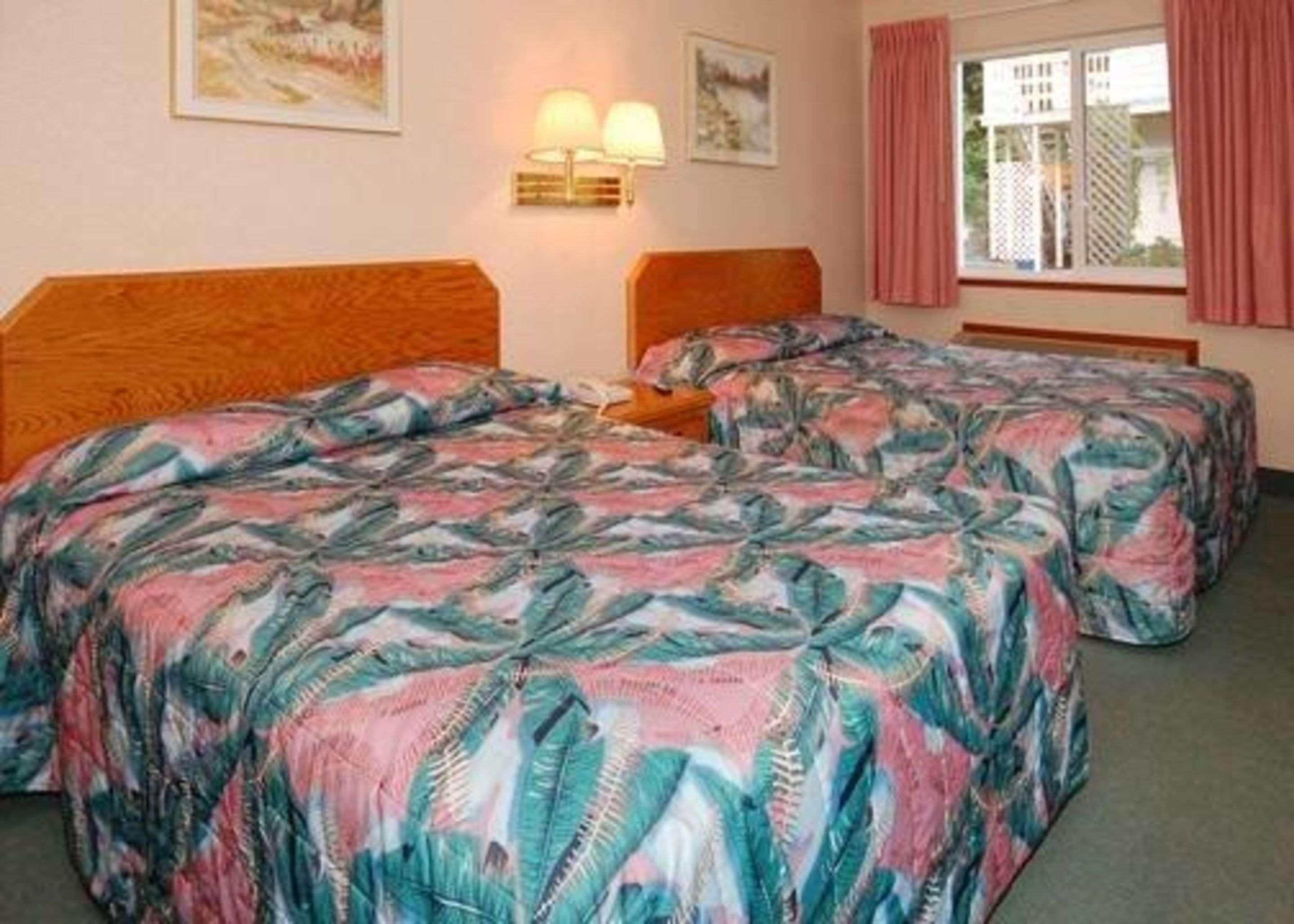 Rodeway Inn Stevenson Экстерьер фото