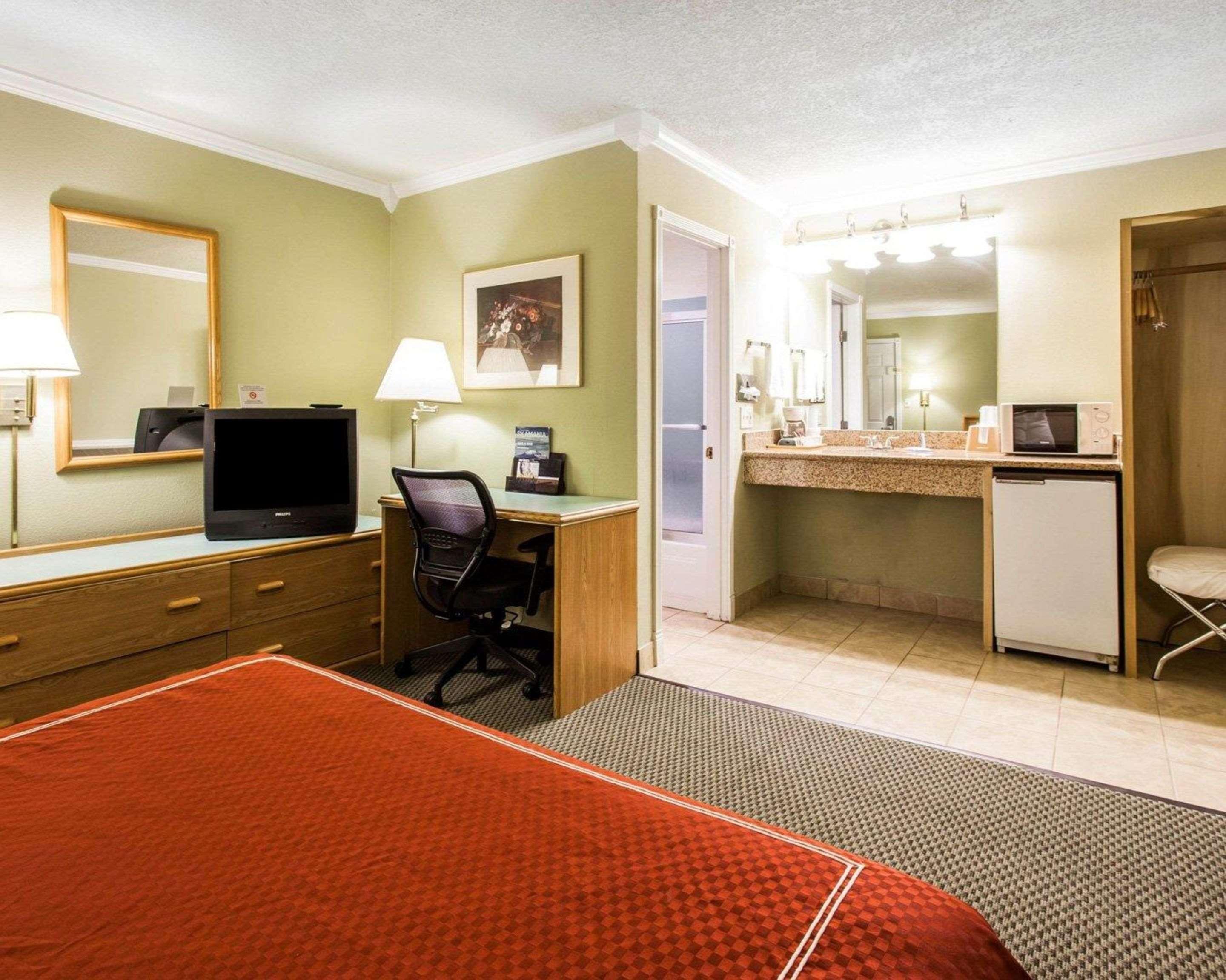 Rodeway Inn Stevenson Экстерьер фото