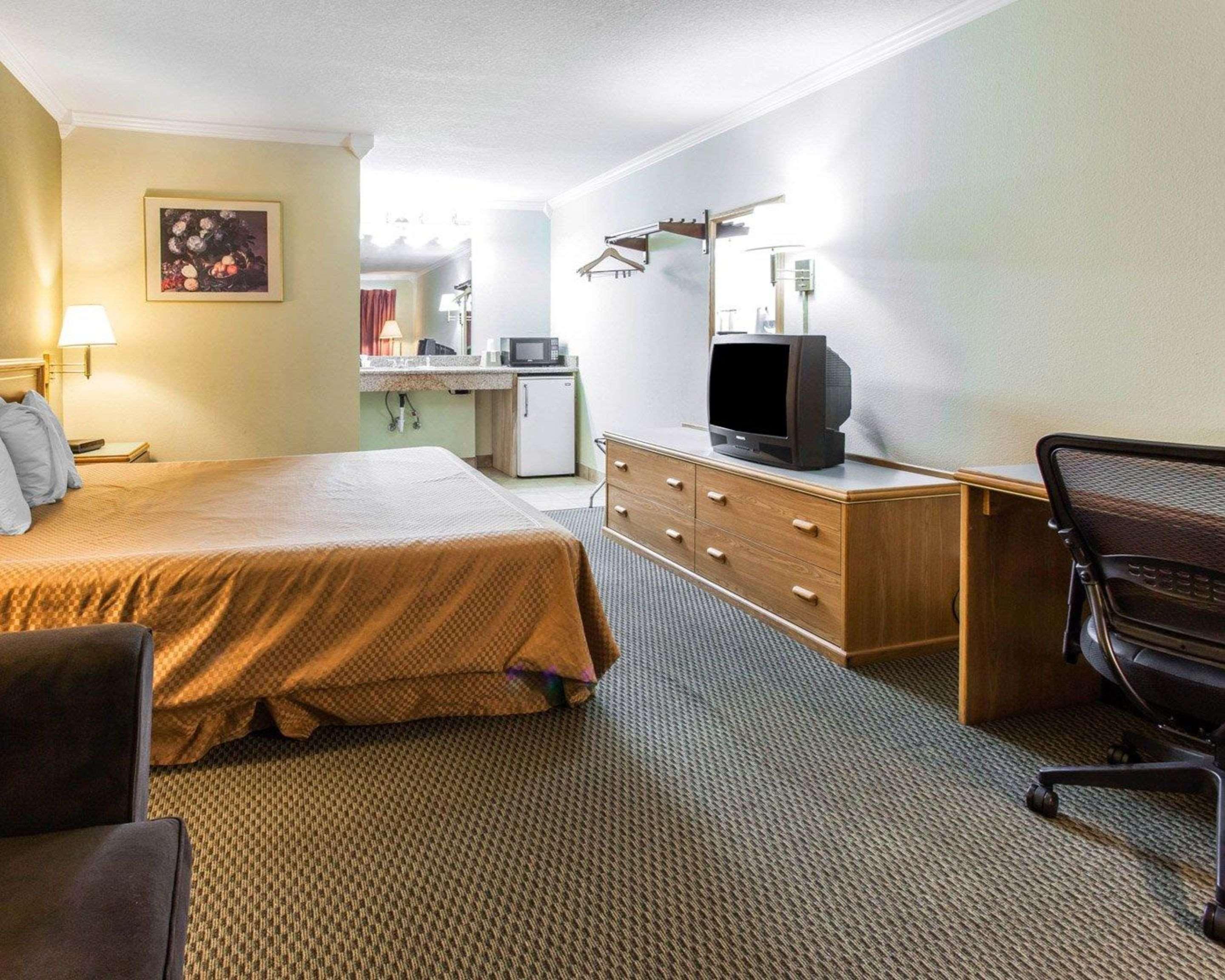 Rodeway Inn Stevenson Экстерьер фото