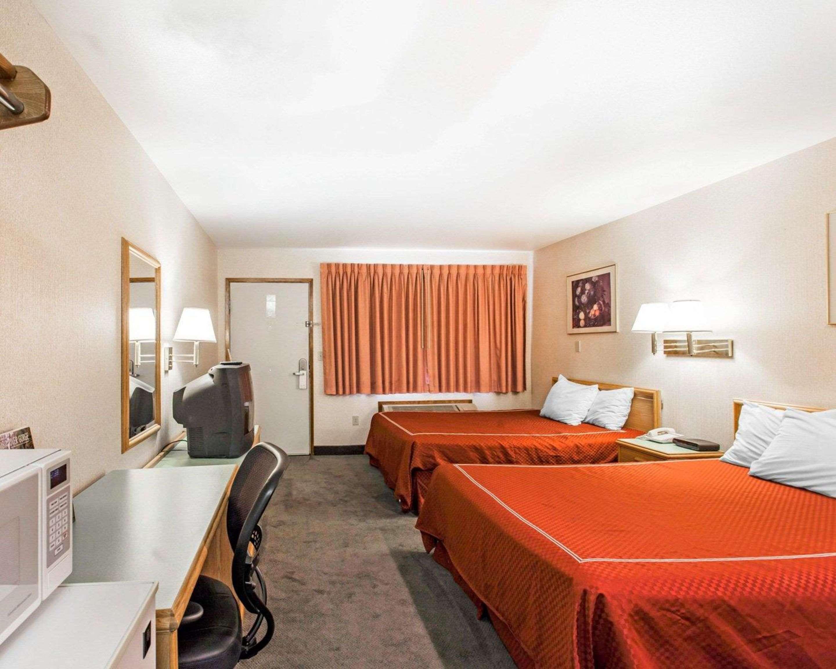 Rodeway Inn Stevenson Экстерьер фото