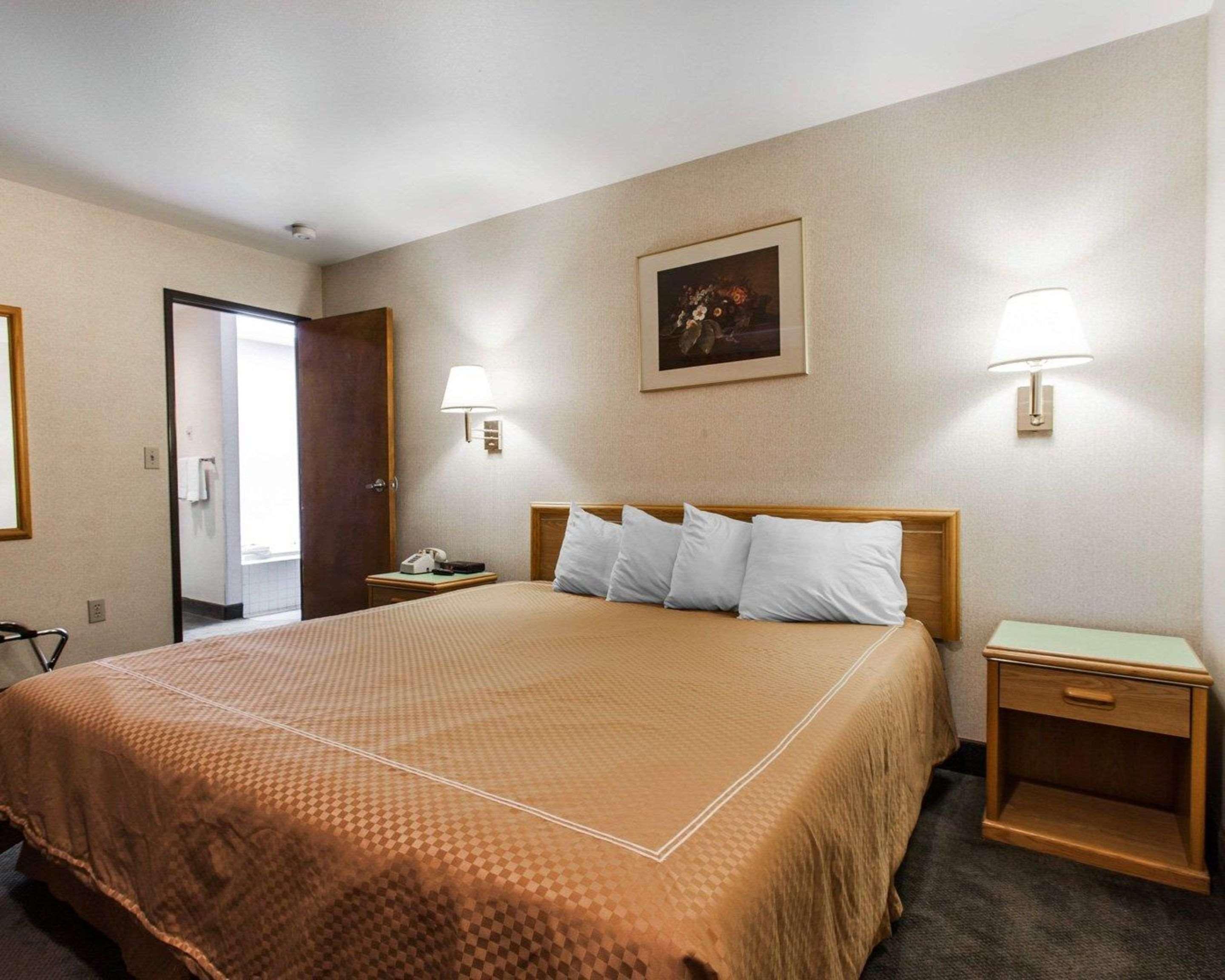 Rodeway Inn Stevenson Экстерьер фото