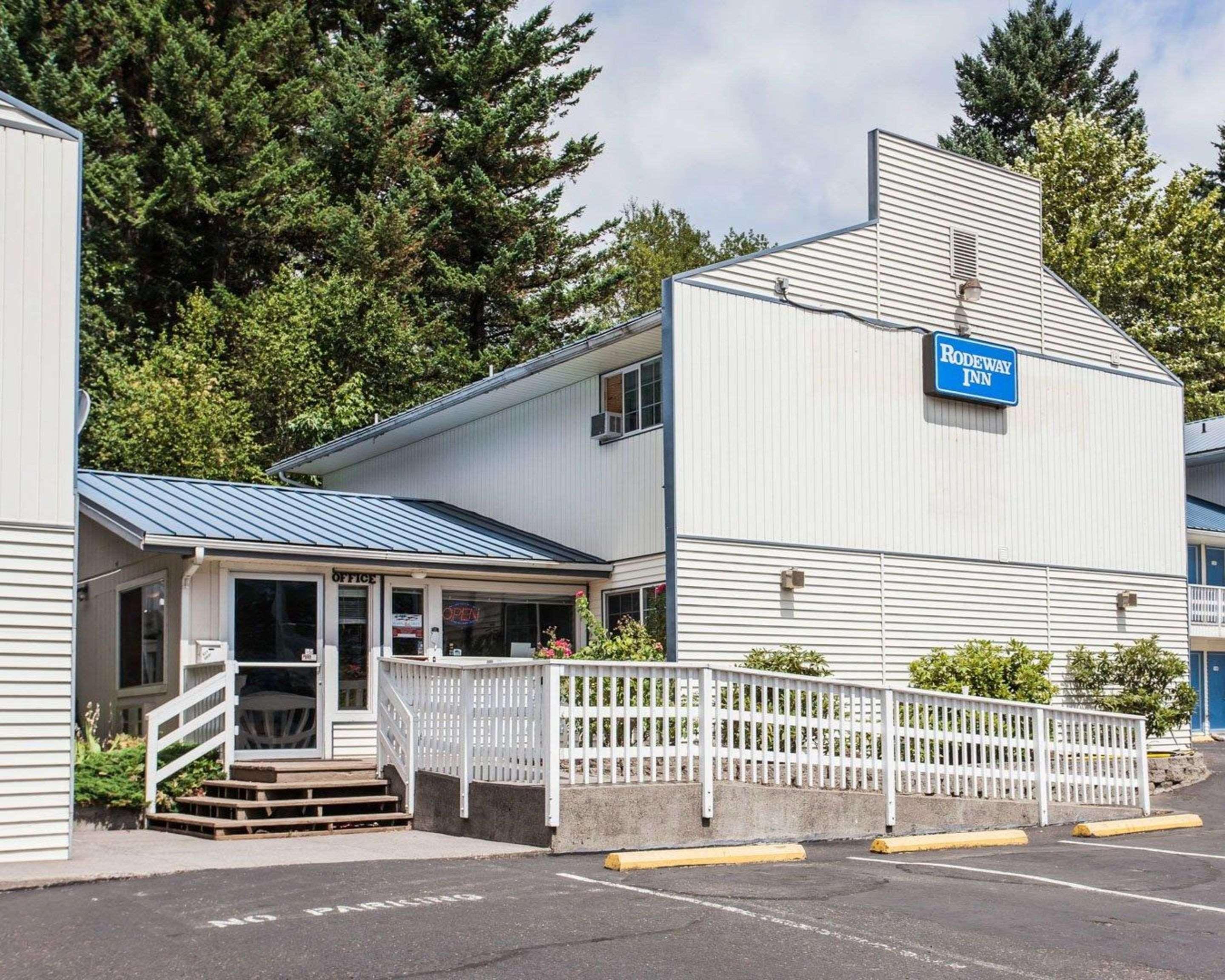 Rodeway Inn Stevenson Экстерьер фото