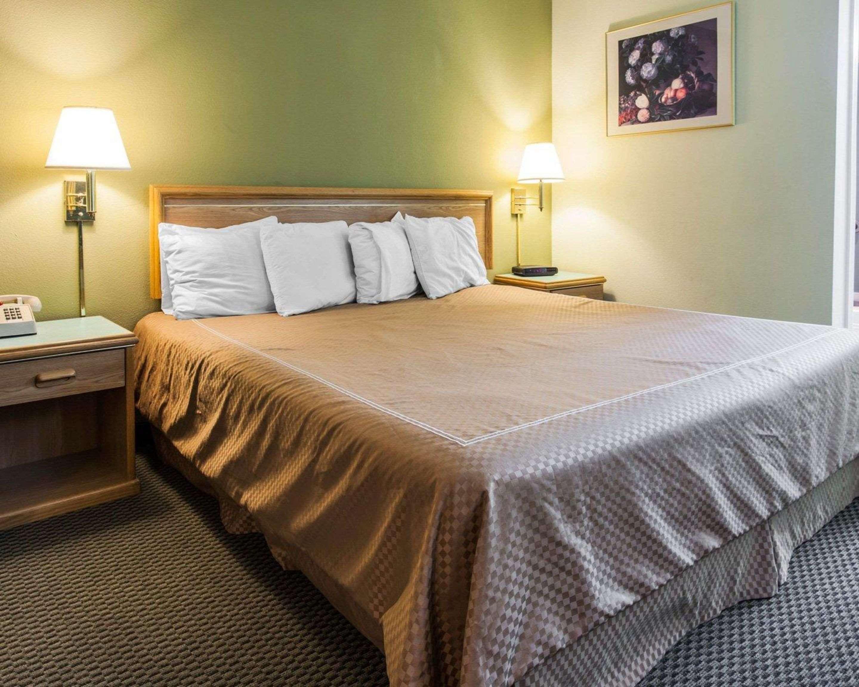 Rodeway Inn Stevenson Экстерьер фото