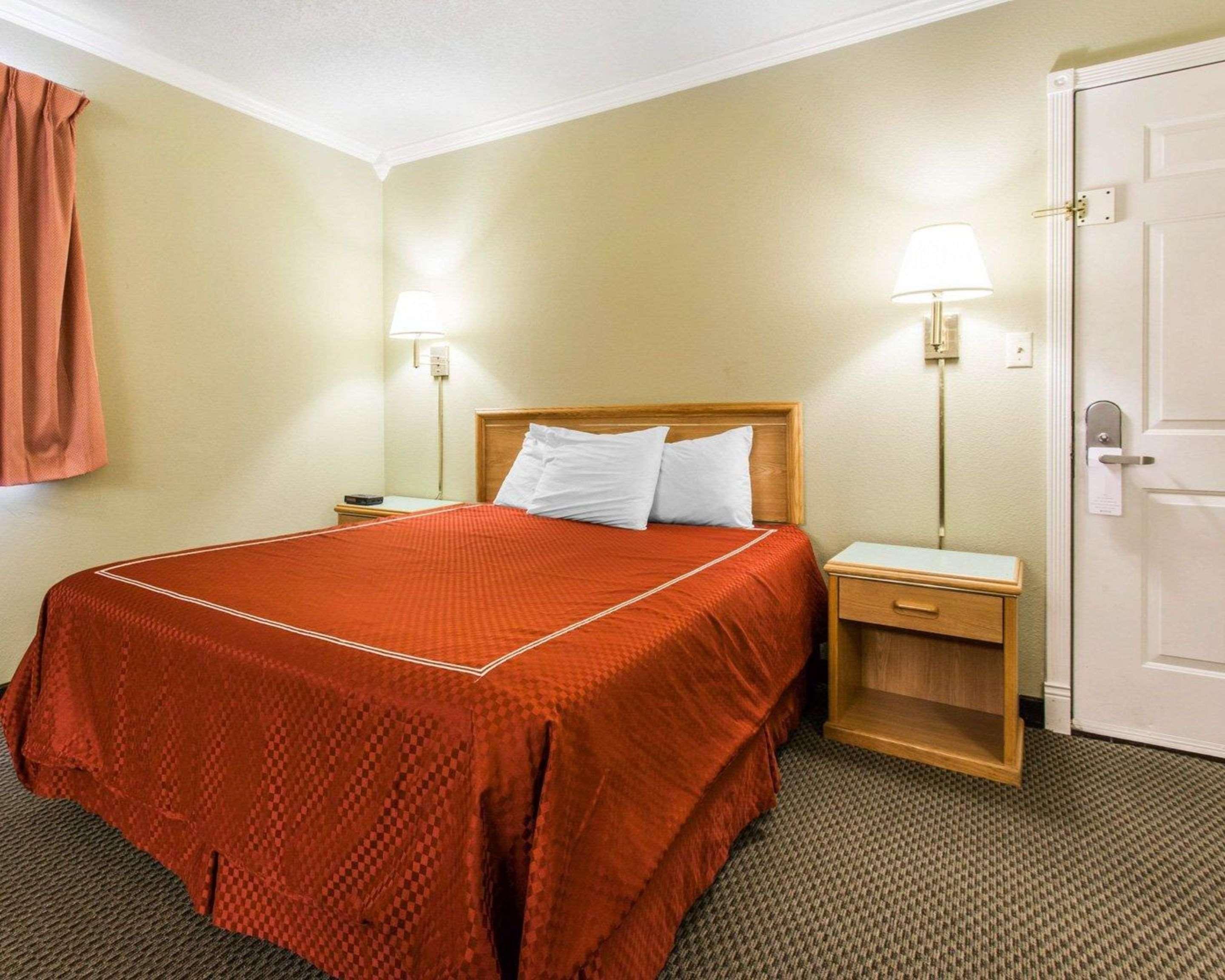 Rodeway Inn Stevenson Экстерьер фото